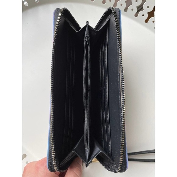 Rebecca and Rifka NYC Skyline wallet - Picture 4 of 6